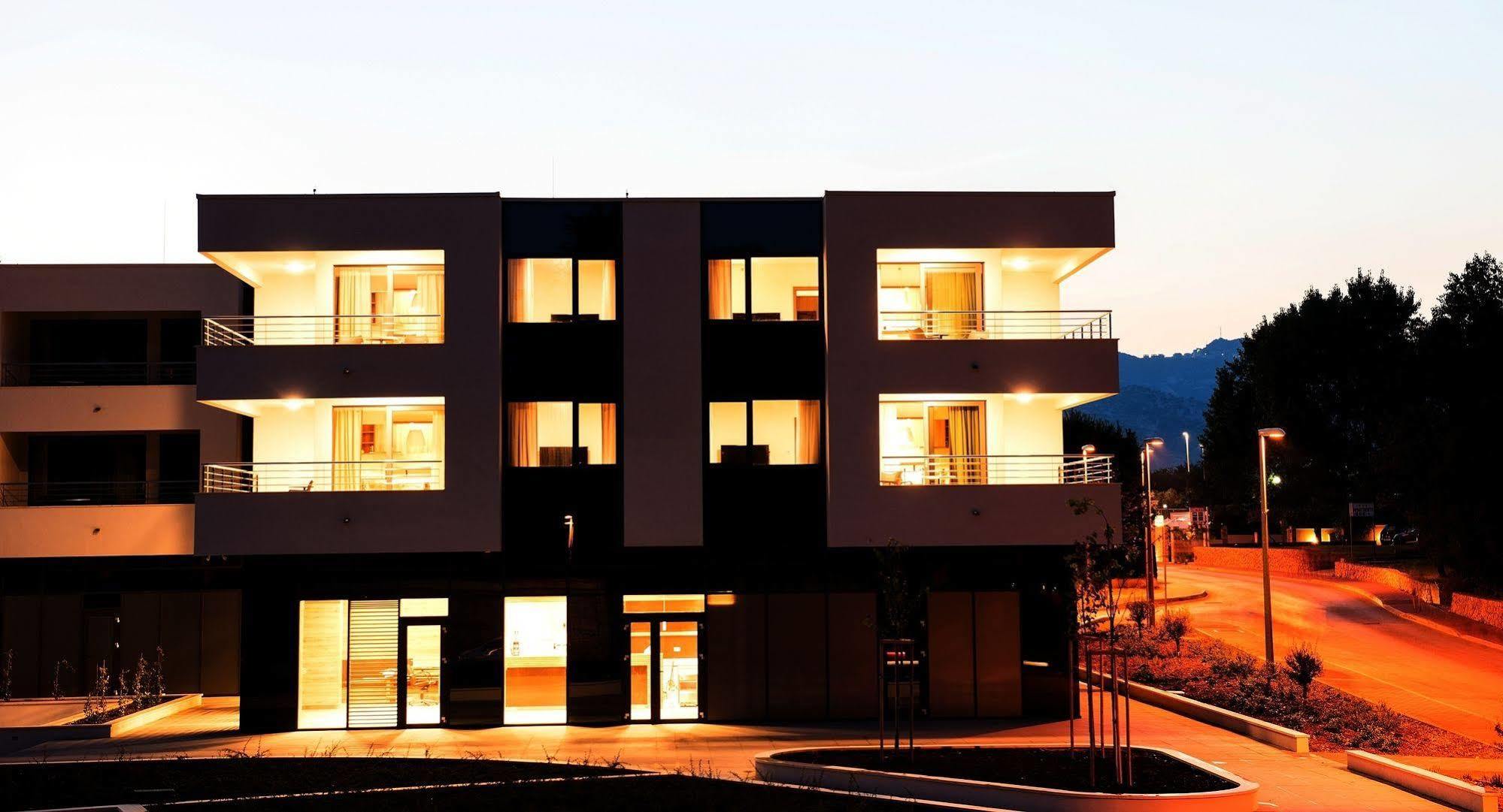 Maistra Select Srebreno Premium Apartments ภายนอก รูปภาพ