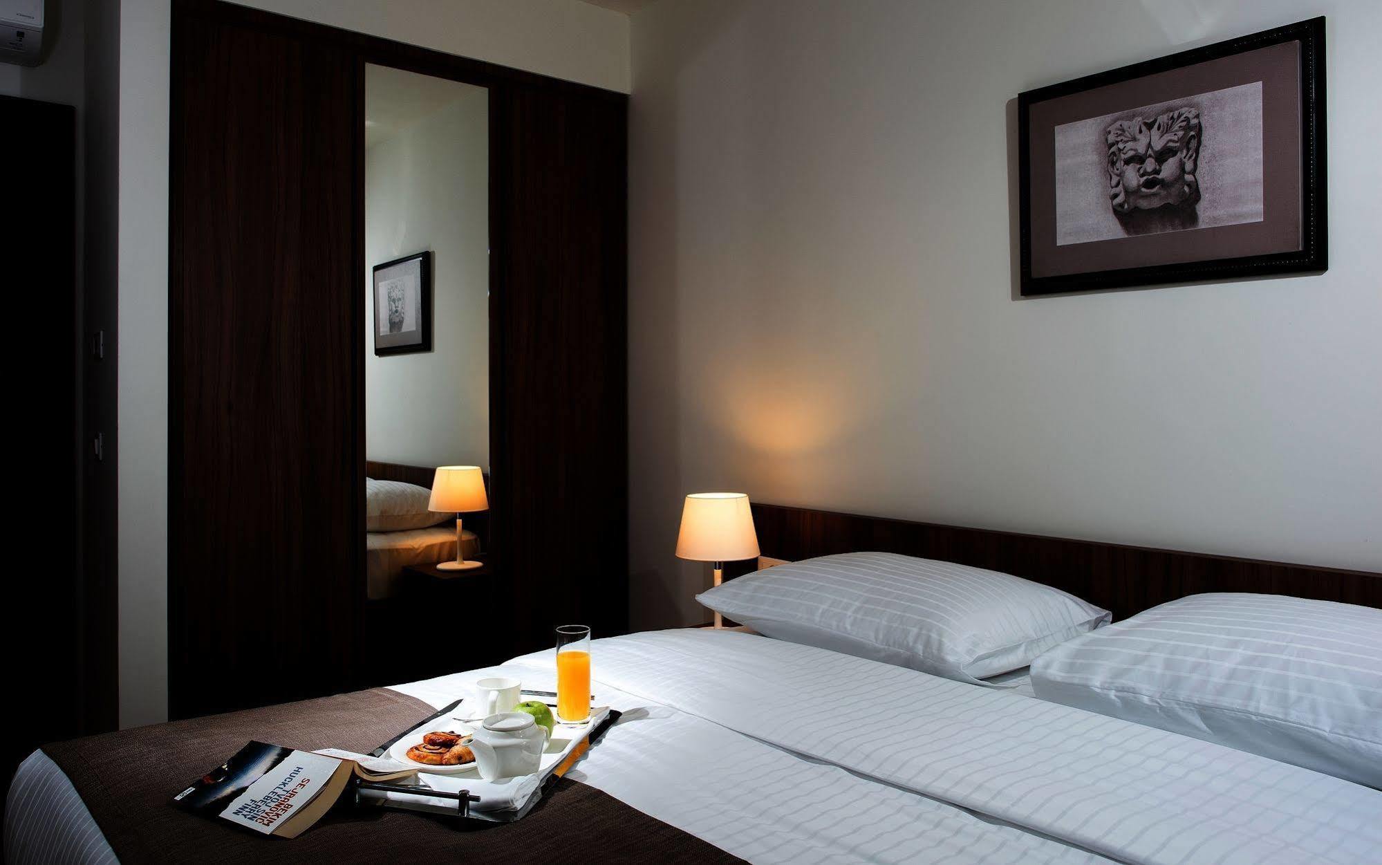 Maistra Select Srebreno Premium Apartments ภายนอก รูปภาพ