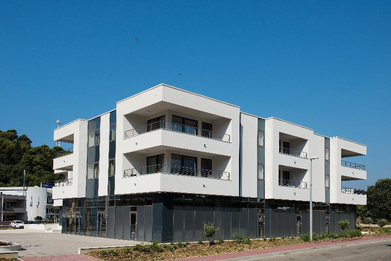 Maistra Select Srebreno Premium Apartments ภายนอก รูปภาพ